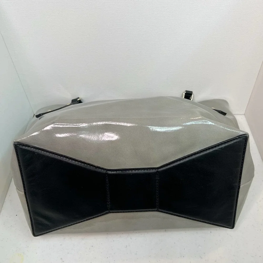kate spade closure had tote